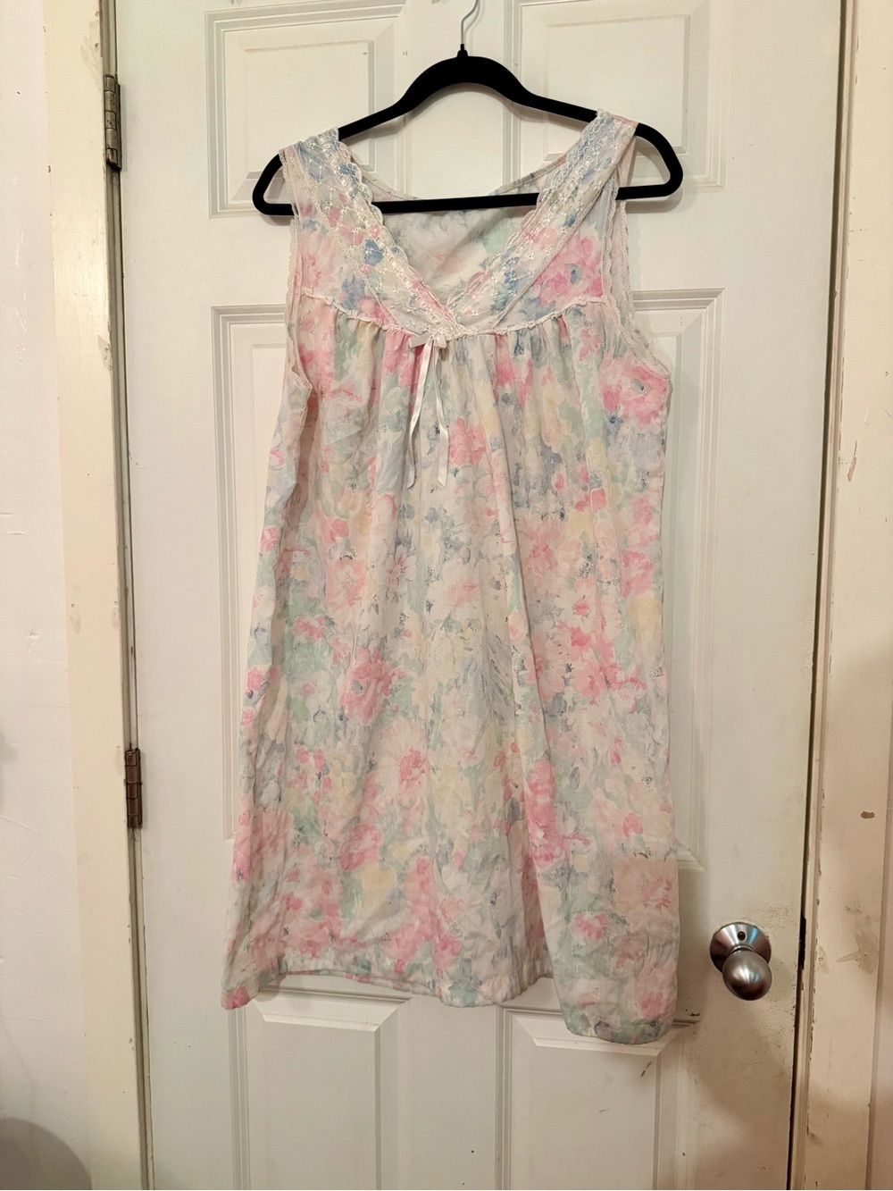 Vintage Pastel Floral Lace-Trim Nightchemise in Pink, Blue & Cream